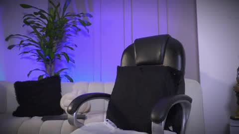 Frank Farrell. Hey remember to give me a thumbs up Ty online show from April 20, 11:39 pm