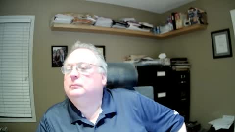Snapshot of frankie6207 chatting on November 2, 6:27 am frankie6207 online show from November 2, 6:27 am