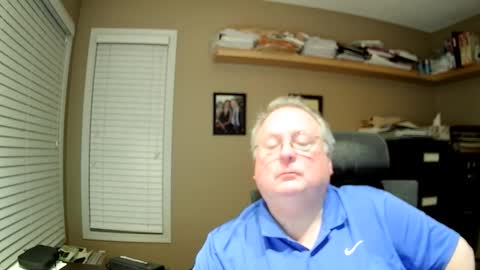 Snapshot of frankie6207 chatting on November 10, 7:29 am frankie6207 online show from November 10, 7:29 am