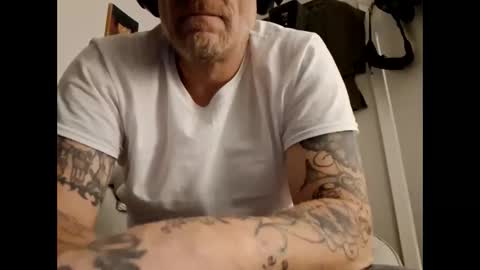 Blue eyed tatted Daddy online show from January 19, 9:57 am