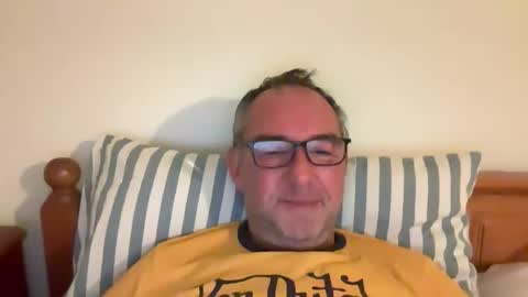 Snapshot of franksgreat chatting on February 17, 2:08 am franksgreat online show from February 17, 2:08 am