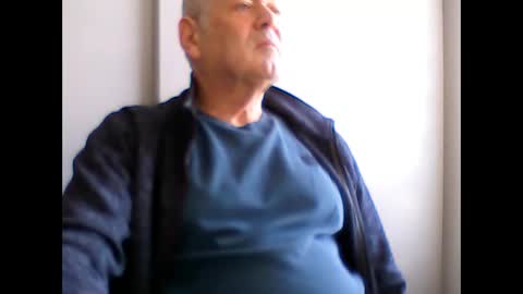 Snapshot of frannkboy61 chatting on March 22, 1:47 pm frannkboy61 online show from March 22, 1:47 pm