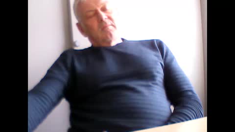 Snapshot of frannkboy61 chatting on March 24, 11:37 am frannkboy61 online show from March 24, 11:37 am