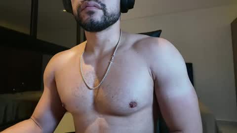 Snapshot of fransexxx69 chatting on November 19, 3:17 am Fransexxx online show from November 19, 3:17 am