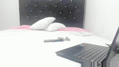 franyjuly online show from January 9, 3:36 am