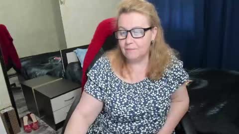FrauMartha online show from April 13, 12:21 pm