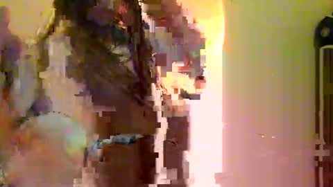 Snapshot of freaktwink420 chatting on November 5, 2:55 am Squirrel twink online show from November 5, 2:55 am