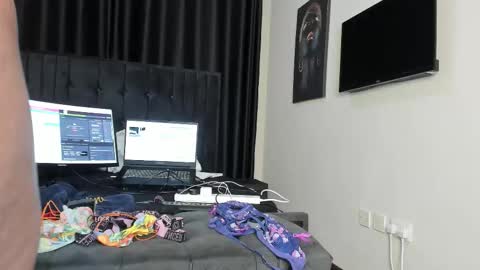 Sandra online show from November 30, 6:45 pm