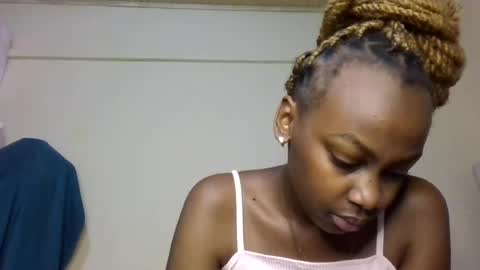 Snapshot of freaky_beauty chatting on July 28, 9:25 pm freaky_beauty online show from July 28, 9:25 pm