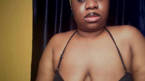 freaky slut5 online show from May 31, 4:31 am