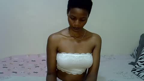 Snapshot of freakymia99 chatting on February 6, 7:28 pm mia online show from February 6, 7:28 pm
