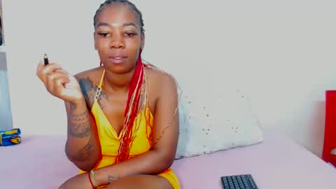 FreakyScarlet00 online show from September 25, 3:43 am