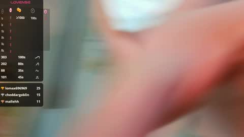 Snapshot of freckle_diyana chatting on February 8, 3:52 am Diyana online show from February 8, 3:52 am