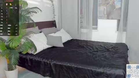 Snapshot of freckle_diyana chatting on February 23, 10:42 pm Diyana online show from February 23, 10:42 pm