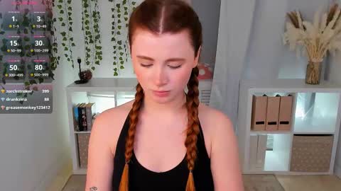 Snapshot of freckle_diyana chatting on March 8, 12:11 am Diyana online show from March 8, 12:11 am