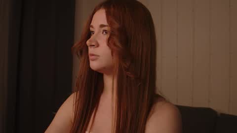 Snapshot of freckle_diyana chatting on September 24, 8:17 am Diyana online show from September 24, 8:17 am