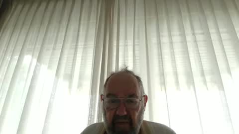 Snapshot of fredaldavid chatting on December 3, 10:28 am David Fredal online show from December 3, 10:28 am