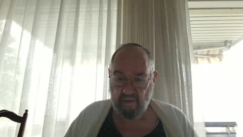 Snapshot of fredaldavid chatting on December 7, 10:34 am David Fredal online show from December 7, 10:34 am