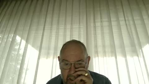 Snapshot of fredaldavid chatting on December 19, 2:24 pm David Fredal online show from December 19, 2:24 pm