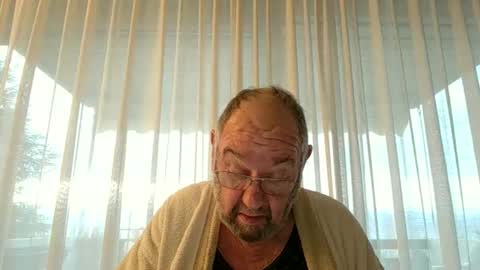 Snapshot of fredaldavid chatting on January 9, 7:52 am David Fredal online show from January 9, 7:52 am