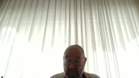 Snapshot of fredaldavid chatting on January 10, 9:55 am David Fredal online show from January 10, 9:55 am