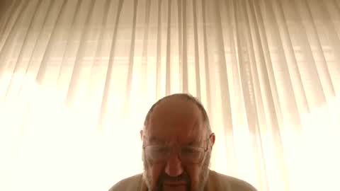 Snapshot of fredaldavid chatting on January 11, 9:26 am David Fredal online show from January 11, 9:26 am