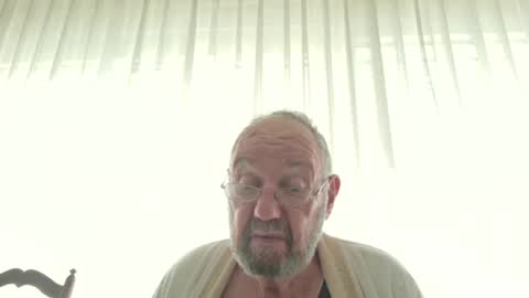 Snapshot of fredaldavid chatting on September 25, 8:18 am David Fredal online show from September 25, 8:18 am