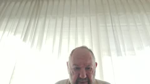 Snapshot of fredaldavid chatting on October 5, 8:01 am David Fredal online show from October 5, 8:01 am