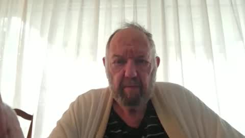 Snapshot of fredaldavid chatting on October 16, 8:15 am David Fredal online show from October 16, 8:15 am