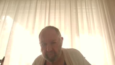 Snapshot of fredaldavid chatting on October 31, 10:16 am David Fredal online show from October 31, 10:16 am