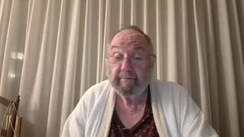 Snapshot of fredaldavid chatting on October 31, 11:06 pm David Fredal online show from October 31, 11:06 pm