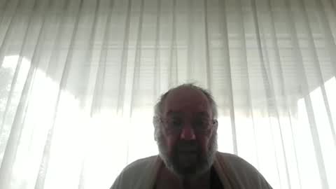 Snapshot of fredaldavid chatting on November 8, 9:31 am David Fredal online show from November 8, 9:31 am