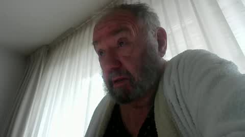 Snapshot of fredaldavid chatting on November 9, 7:39 am David Fredal online show from November 9, 7:39 am