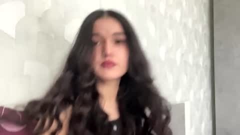 Mia online show from July 8, 5:01 am