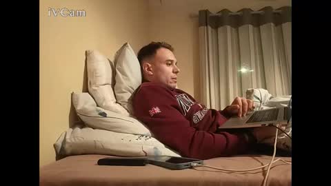 Snapshot of freddy_ardiente chatting on November 14, 6:39 pm freddy_ardiente online show from November 14, 6:39 pm