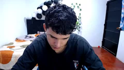 Snapshot of freddy_romans2 chatting on November 17, 2:12 pm freddy romans online show from November 17, 2:12 pm