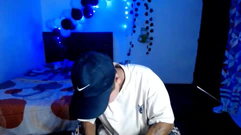 Snapshot of freddy_romans2 chatting on November 25, 6:52 pm freddy romans online show from November 25, 6:52 pm