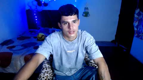 Snapshot of freddy_romans2 chatting on December 15, 3:55 am freddy romans online show from December 15, 3:55 am