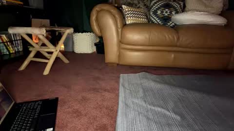 Freddy online show from March 22, 4:49 am