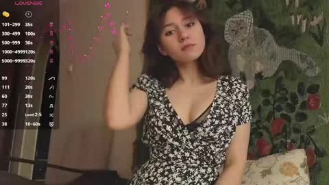 Mia online show from April 22, 8:28 am