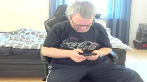 Snapshot of fredrik386959 chatting on December 21, 11:39 am Fredrik online show from December 21, 11:39 am