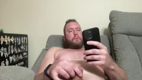 Snapshot of freestyleneary1989 chatting on December 5, 6:54 am Uncutforyou online show from December 5, 6:54 am