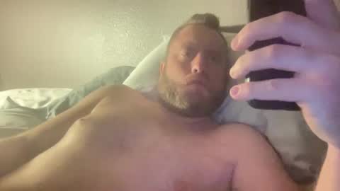 Snapshot of freestyleneary1989 chatting on December 28, 11:09 am Uncutforyou online show from December 28, 11:09 am