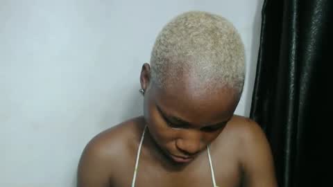 frekkymorelle online show from February 14, 10:59 am