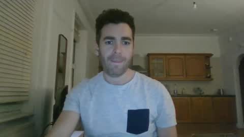 Snapshot of frenchbdmaninlondon chatting on December 15, 6:37 pm Horny Paul online show from December 15, 6:37 pm