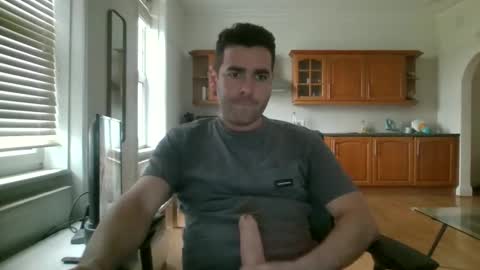 Snapshot of frenchbdmaninlondon chatting on December 27, 1:39 pm Horny Paul online show from December 27, 1:39 pm