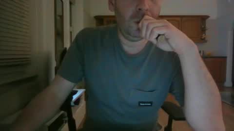 Snapshot of frenchbdmaninlondon chatting on December 28, 7:01 pm Horny Paul online show from December 28, 7:01 pm