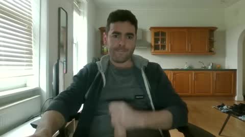 Snapshot of frenchbdmaninlondon chatting on December 29, 2:00 pm Horny Paul online show from December 29, 2:00 pm