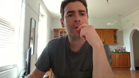 Snapshot of frenchbdmaninlondon chatting on March 6, 1:24 pm Horny Paul online show from March 6, 1:24 pm