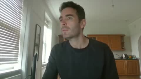 Snapshot of frenchbdmaninlondon chatting on September 17, 10:39 am Horny Paul online show from September 17, 10:39 am